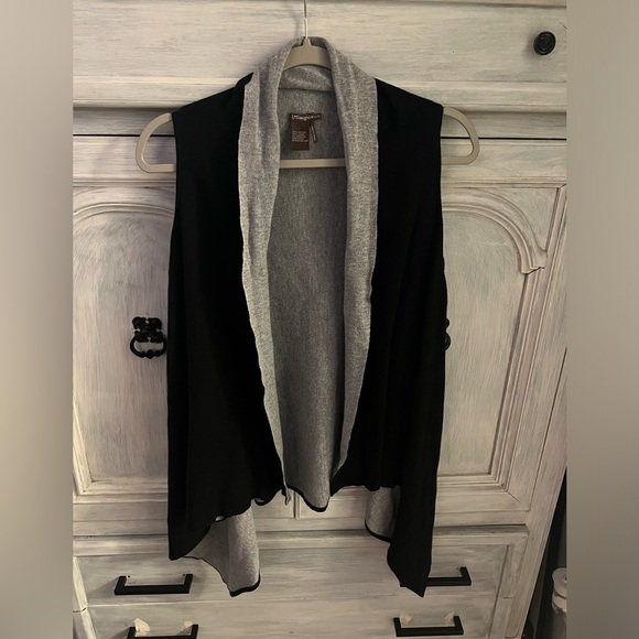 J. McLaughlin Black‎ Flowy Handkerchief Sleeveless Sweater Vest Cardigan - Picture 1 of 6